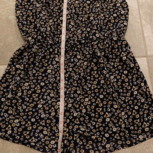 🎉Navy Blue Floral SHEIN Romper - Size Medium (Fits Small) w/ Adjustable Straps - Picture 4 of 6